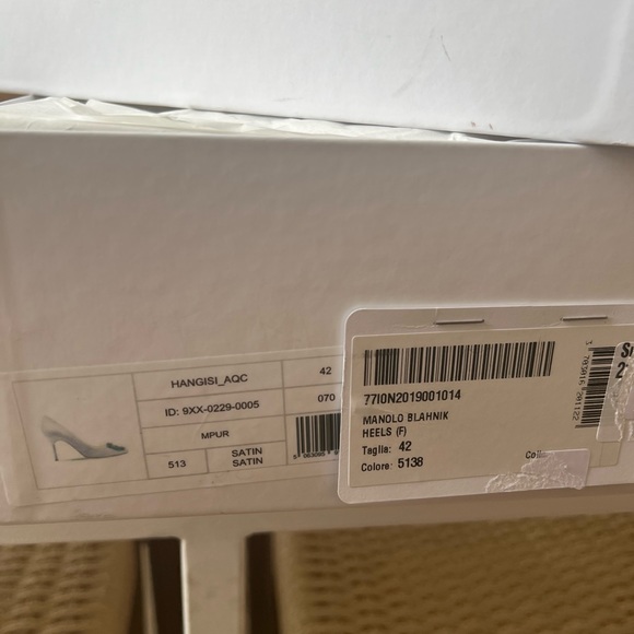 Manolo Blahnik Hangisi 70 purple, new - Picture 11 of 11